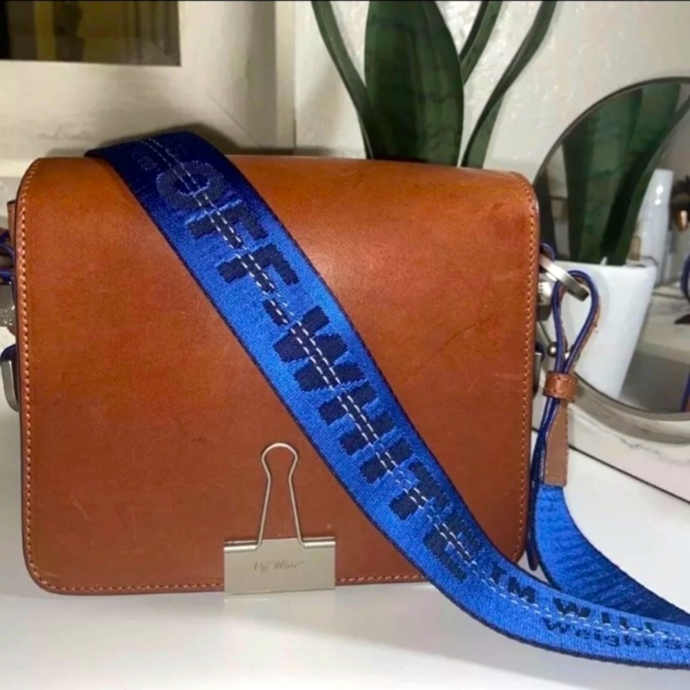 OFF-WHITE brown leather strap pruse
